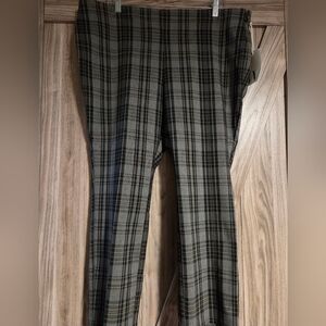 Worthington Women's Black and Gray Plaid Trousers